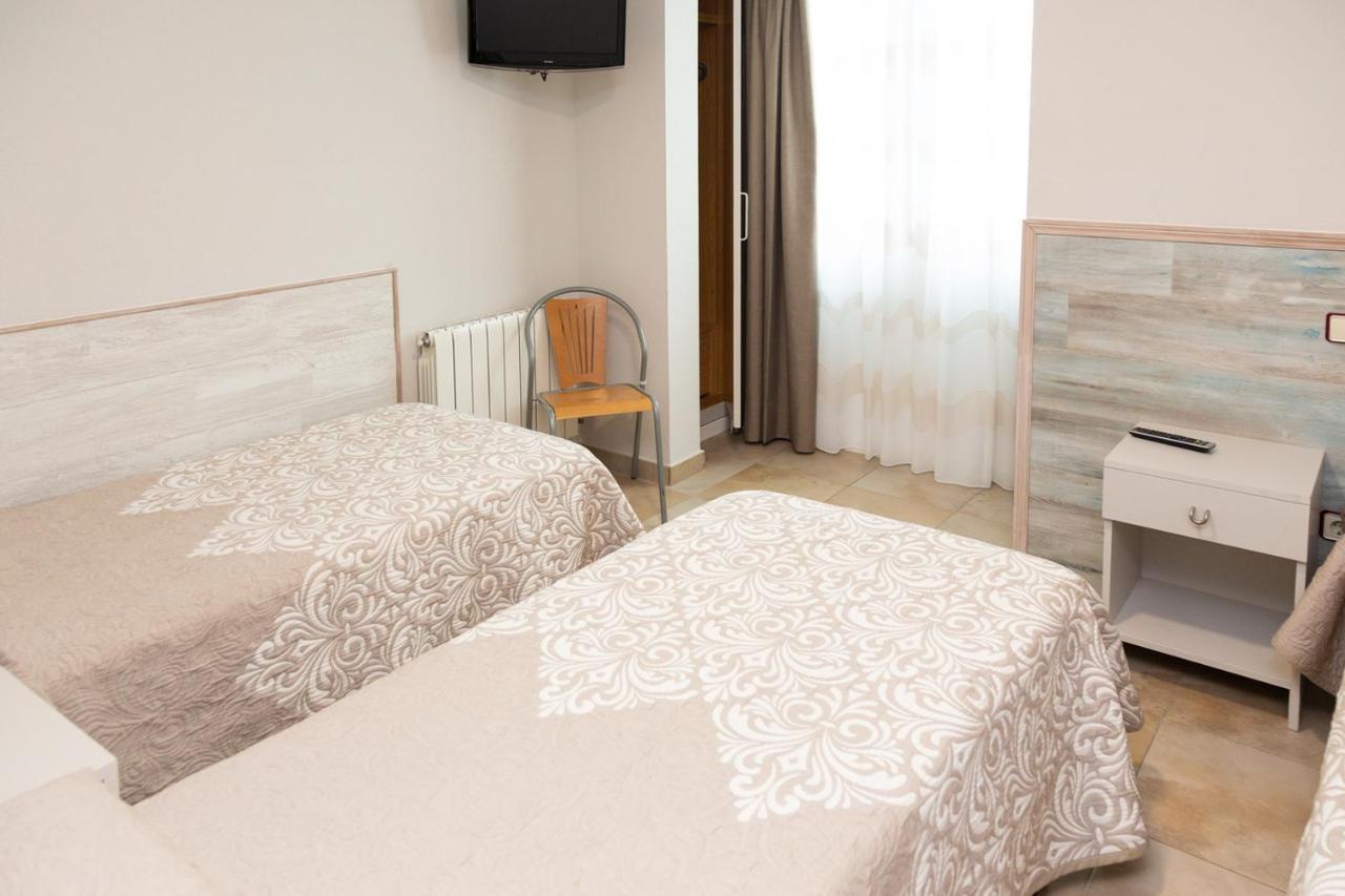 Hostal Viky Madrid Dış mekan fotoğraf