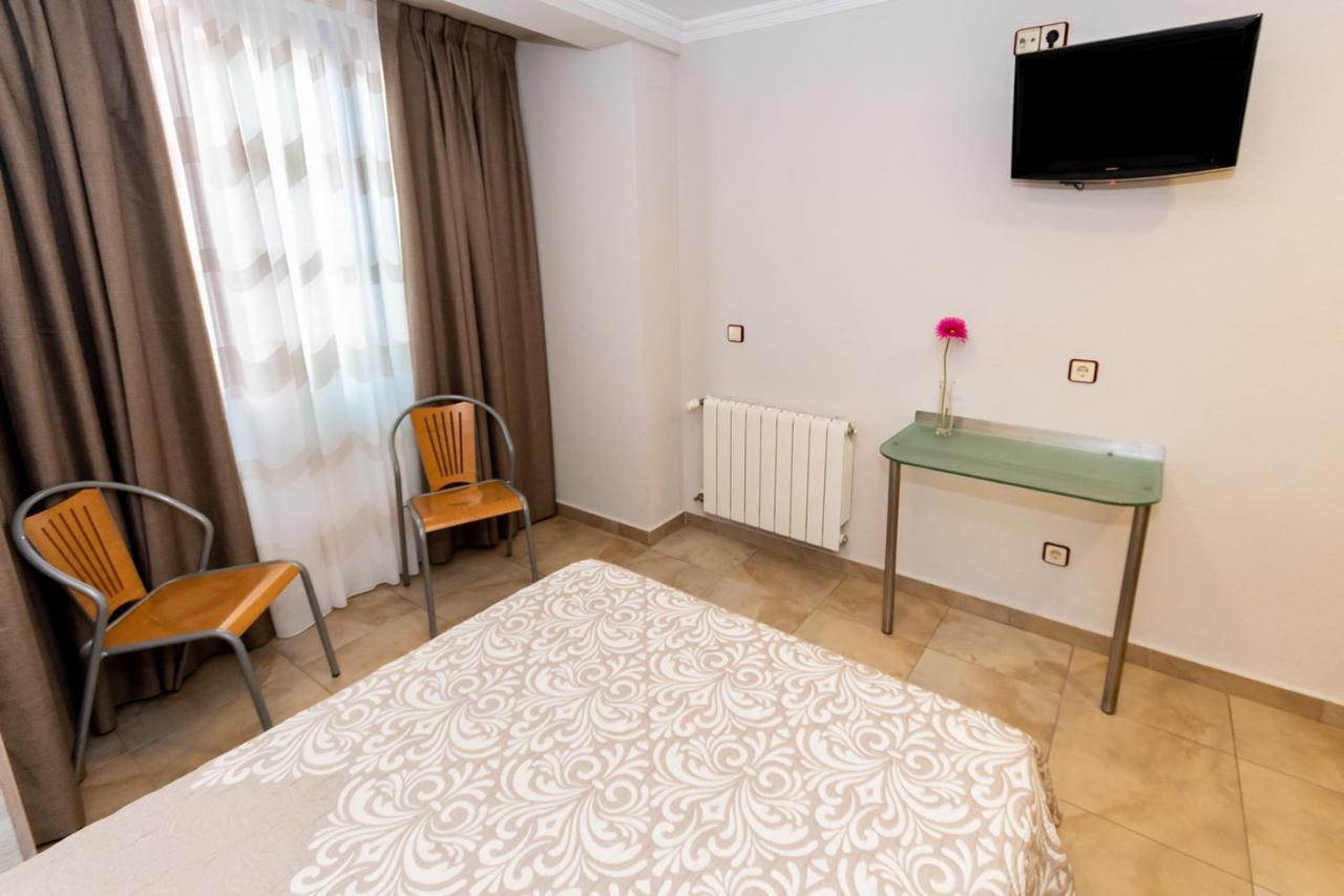 Hostal Viky Madrid Dış mekan fotoğraf