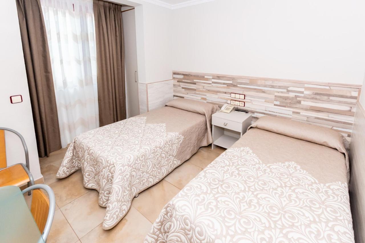 Hostal Viky Madrid Dış mekan fotoğraf