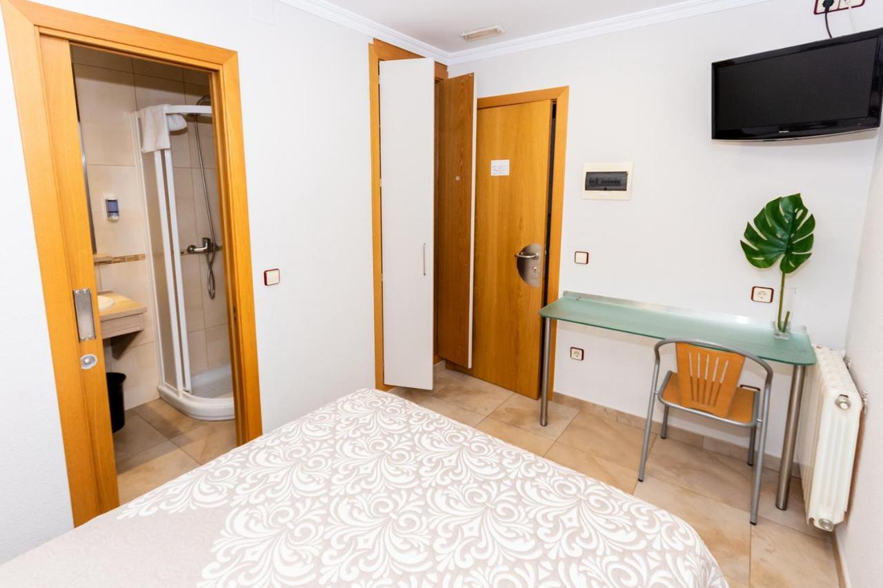 Hostal Viky Madrid Dış mekan fotoğraf