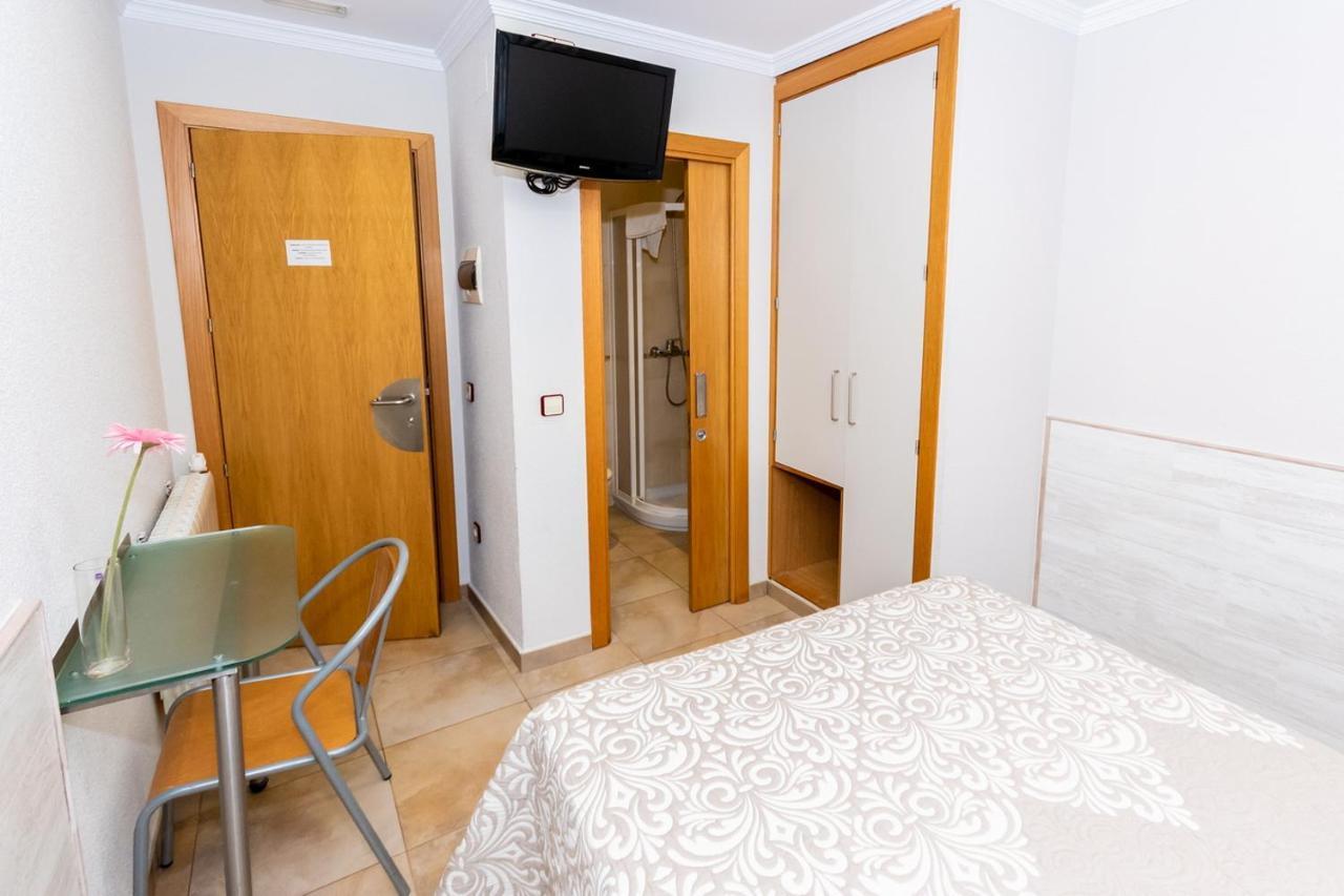 Hostal Viky Madrid Dış mekan fotoğraf