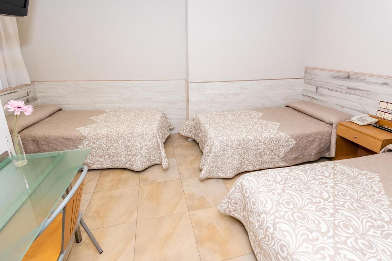 Hostal Viky Madrid Dış mekan fotoğraf