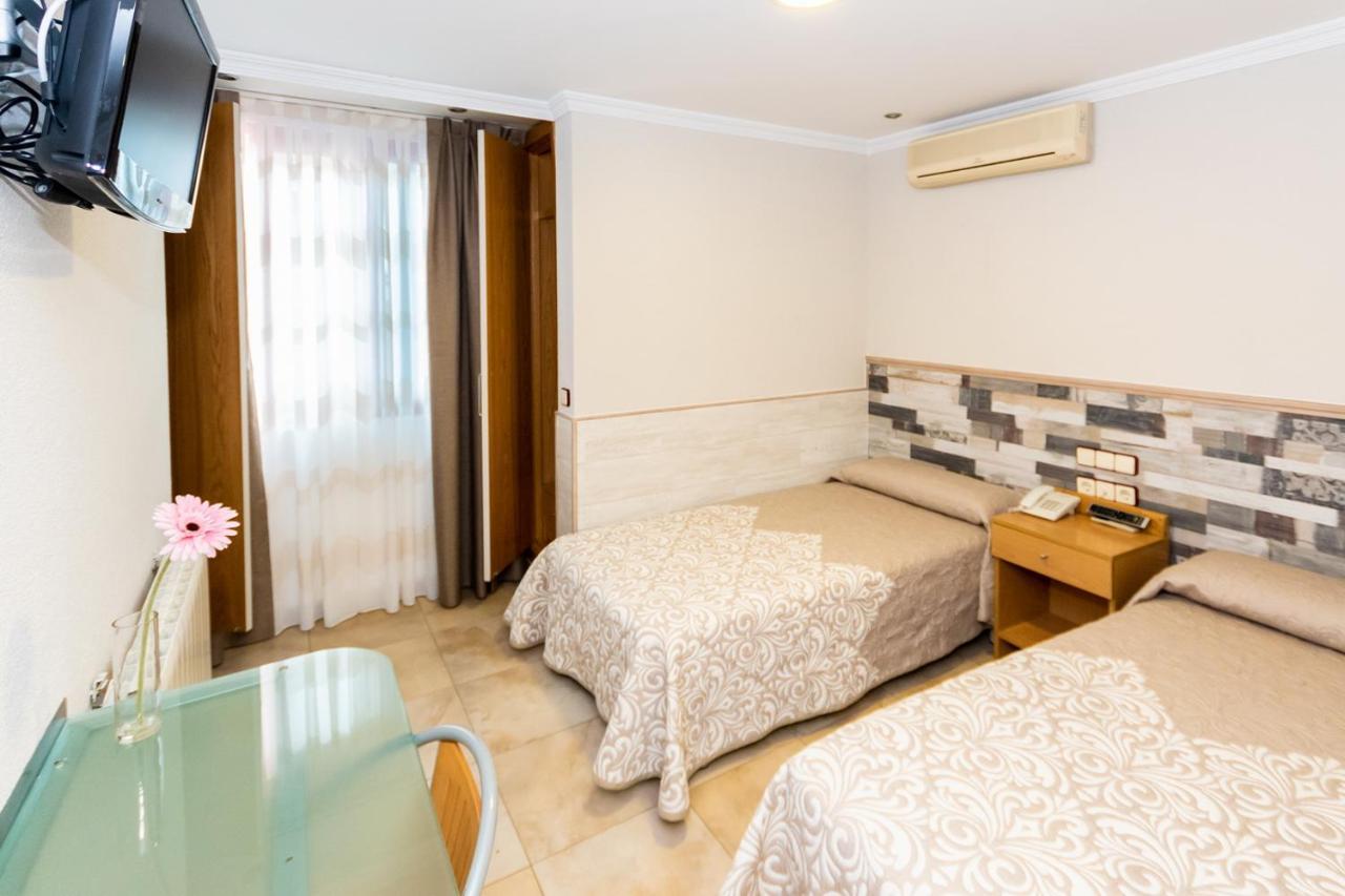 Hostal Viky Madrid Dış mekan fotoğraf