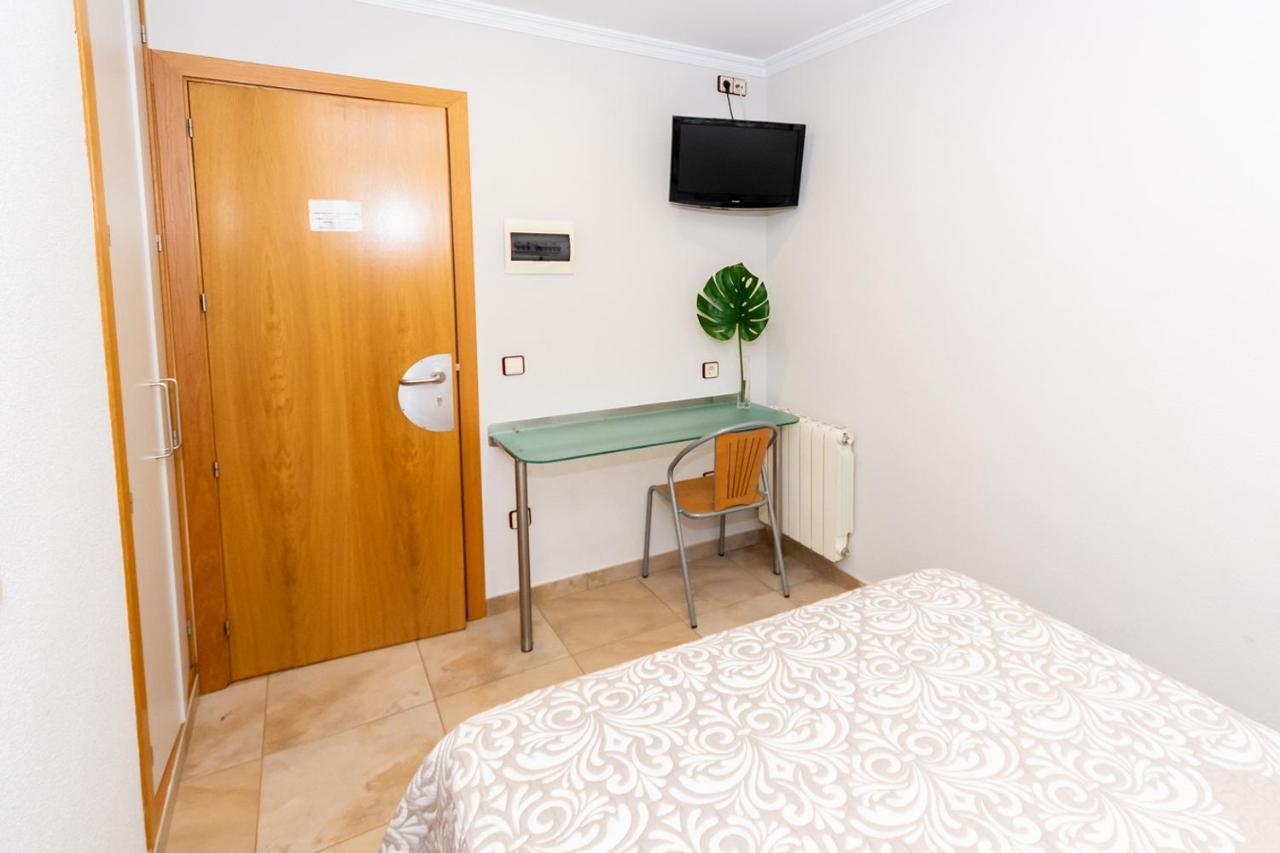 Hostal Viky Madrid Dış mekan fotoğraf