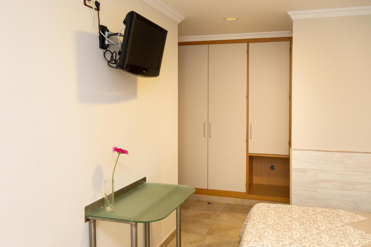 Hostal Viky Madrid Dış mekan fotoğraf