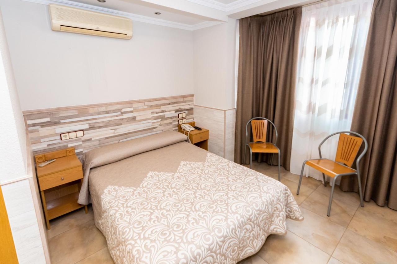 Hostal Viky Madrid Dış mekan fotoğraf