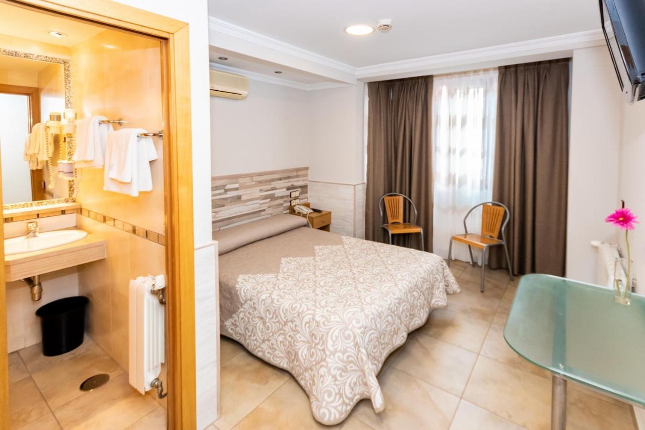 Hostal Viky Madrid Dış mekan fotoğraf