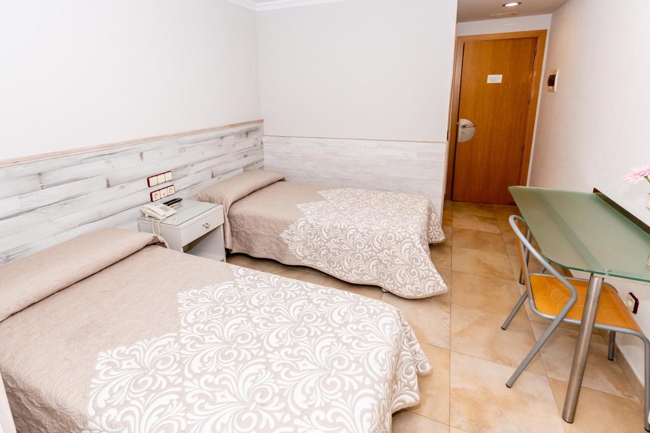 Hostal Viky Madrid Dış mekan fotoğraf