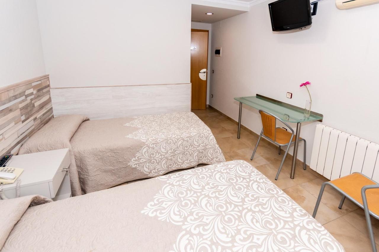 Hostal Viky Madrid Dış mekan fotoğraf