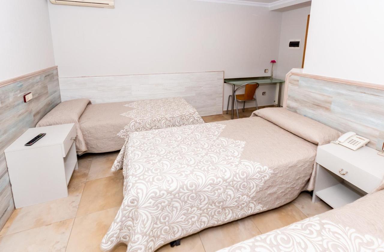 Hostal Viky Madrid Dış mekan fotoğraf