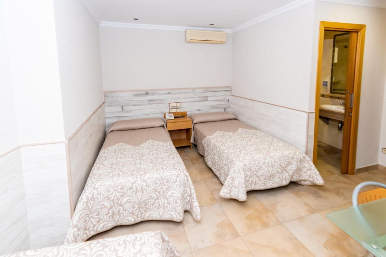 Hostal Viky Madrid Dış mekan fotoğraf