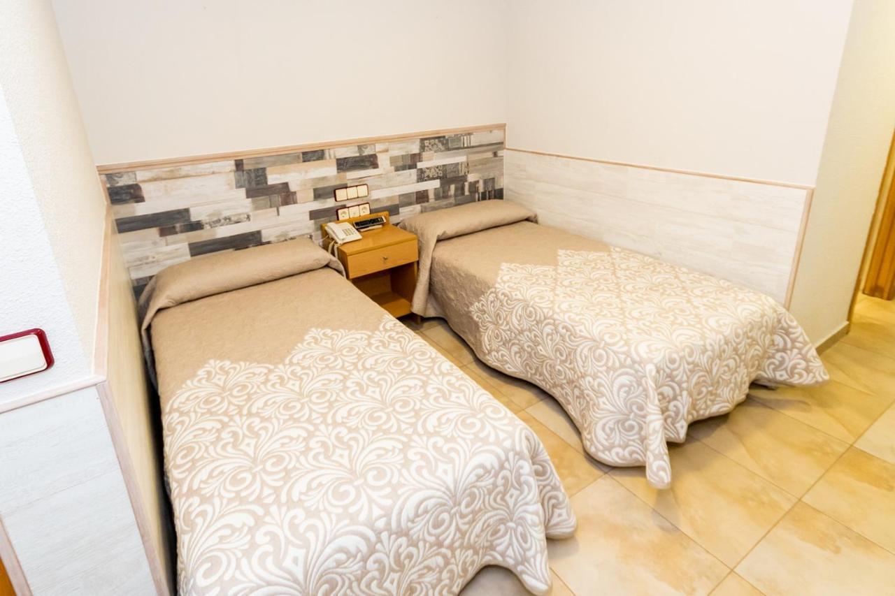 Hostal Viky Madrid Dış mekan fotoğraf